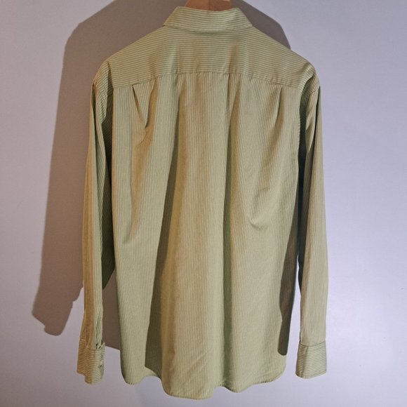 Vintage J. Crew Men's Medium Long Sleeve Button Down Shirt Style 67411 (2005) - Picture 4 of 14